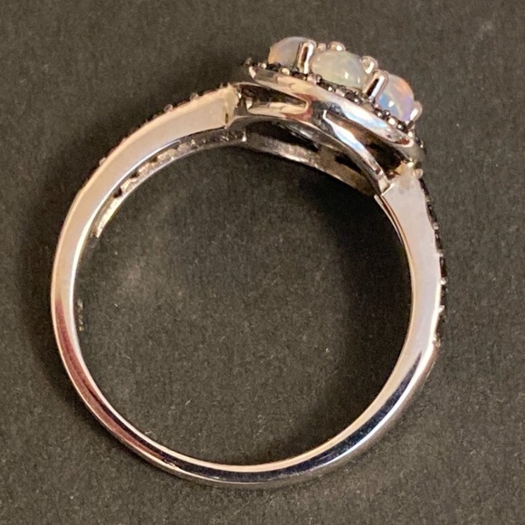 Opal & Black Spinel - Picture 11 of 12